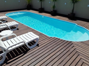 CASA AMBAR COM PISCINA EM Mariscal N 705